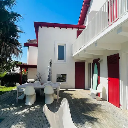 度假居 Maison Etxe Marie Avec Piscine Golf St Charles 比亚里茨